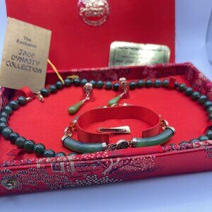 Exclusive Jade Dynasty Collection Necklace Bracelet & Earrings Set Genuine Green